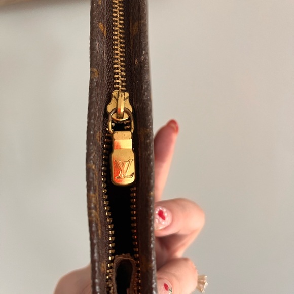 Vintage Louis Vuitton Pouch - Picture 5 of 5